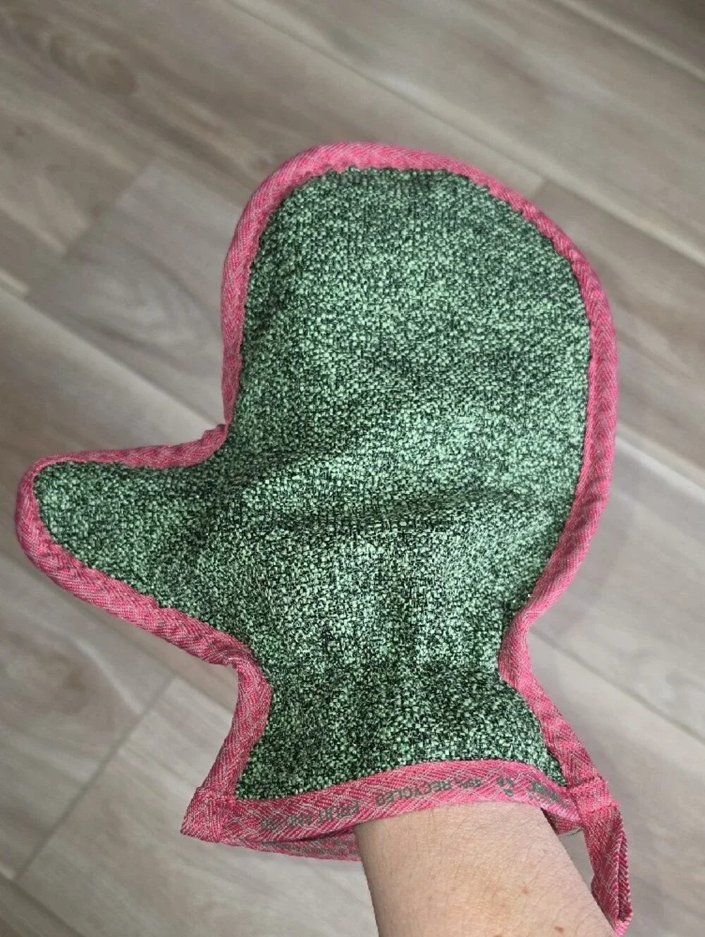 NWOT Norwex Veggie And Fruit Mitt